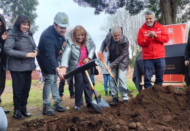 Instalación de la primera piedra: plaza Los Héroes de Pitrufquén se transformará en espacio de memoria y encuentro