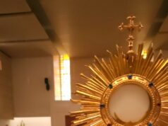 El Santísimo Sacramento Visita el Liceo Bicentenario de Excelencia Monseñor Guillermo Hartl en Pitrufquén