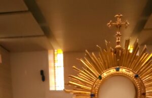 El Santísimo Sacramento Visita el Liceo Bicentenario de Excelencia Monseñor Guillermo Hartl en Pitrufquén