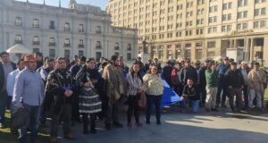 Productores mapuche de La Araucanía se reúnen con ministro de agricultura en Santiago