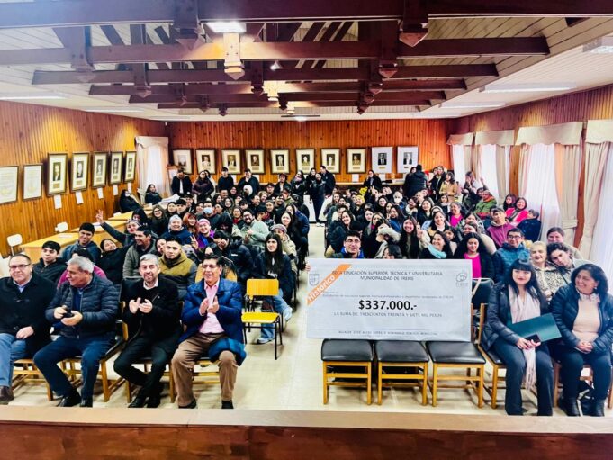 Freire realizó histórica inversión en becas estudiantiles