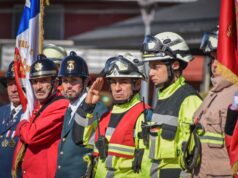 Con inédito desfile callejero y 35 nuevos voluntarios festejaron 88 años los bomberos de Villarrica