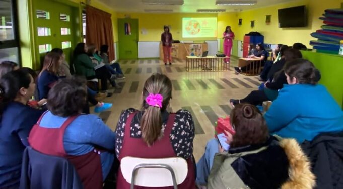 Sala de rehabilitación infanto – juvenil del Cesfam de Pitrufquén realiza capacitación sobre el autismo
