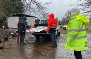 Municipio de Pitrufquén acude en ayuda a las familias afectadas por temporal