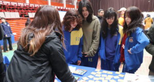 Escuela Municipal Valentín Letelier de Villarrica realizó exitosa segunda feria de orientación vocacional “Yo Quiero Ser”
