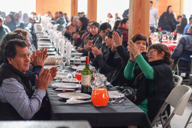 Junto a la agrupación Los Reales del Valle, Villarrica celebró a los dirigentes vecinales en su día