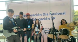 Con muestra artística y diálogo estudiantil conmemoran Día Nacional de La Educación Técnico Profesional en La Araucanía