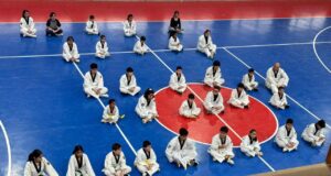 Perseverancia y disciplina: estudiantes de Pitrufquén concluyen con éxito su examen de grado de Taekwondo