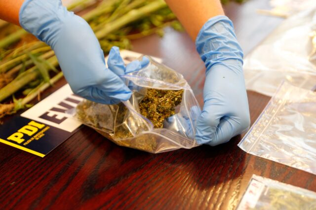 Adolescente de Lautaro fue detenido por vender drogas a través de aplicaciones de citas