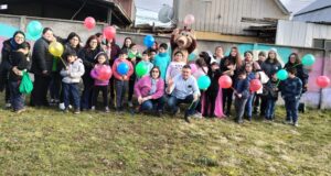 Junta de vecinos Renacer de Pitrufquén celebra el día de la niñez con una once y baile entretenido en su renovada sede social