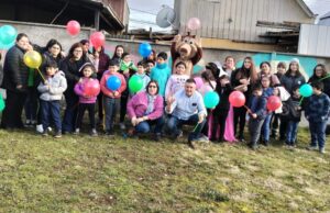 Junta de vecinos Renacer de Pitrufquén celebra el día de la niñez con una once y baile entretenido en su renovada sede social