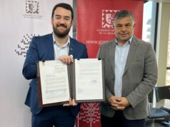 Gobernador Rivas firma mensaje para habilitar paso bajo del puente viejo de ruta Truf Truf en Padre Las Casas