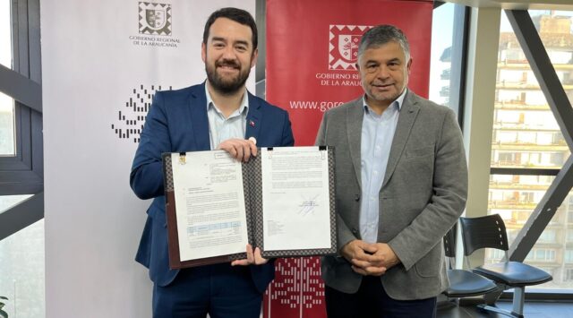 Gobernador Rivas firma mensaje para habilitar paso bajo del puente viejo de ruta Truf Truf en Padre Las Casas