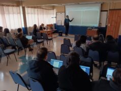 Liceo Bicentenario de Excelencia Monseñor Guillermo Hartl: Profesor Leonardo Vásquez Lidera Capacitación en IA para Docentes