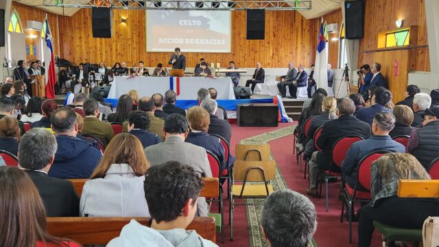 Comunidad evangélica de Pitrufquén dio gracias por un nuevo aniversario patrio junto a autoridades comunales