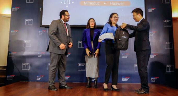 Estudiante de La Araucanía integra delegación que viajará a China a potenciar habilidades digitales gracias a las Becas Mineduc-Huawei