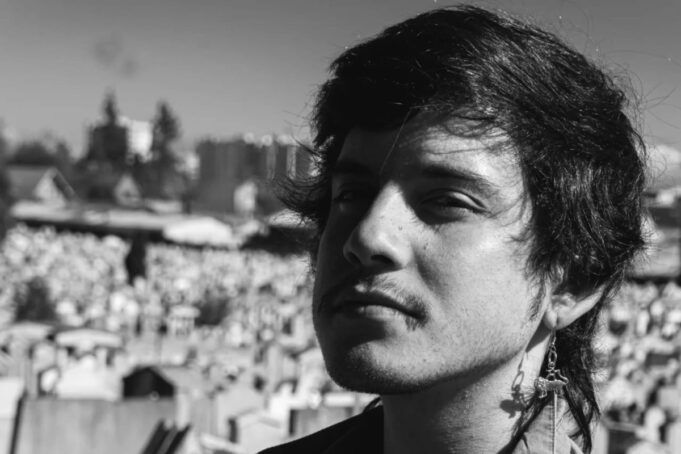 Yamil contra el Mundo: concierto repasa canciones de «Ojos de Perro Azul» y «Frigider»