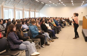 Funcionarias de salas cunas y jardines infantiles de Villarrica se capacitan en ley TEA