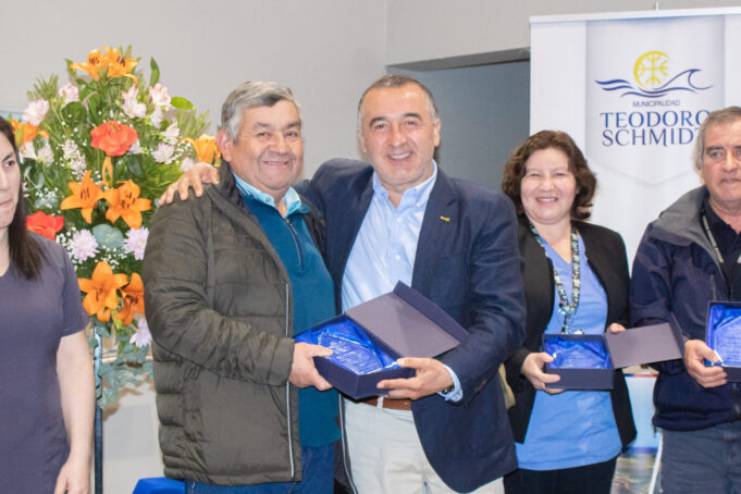 En el día de la atención primaria Teodoro Schmidt reconoció a 16 funcionarios de salud