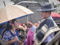La lluvia “encendió” la Cuecada Más Larga al reunir a miles de bailarines en Costanera de Villarrica