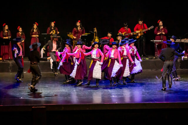 Exitosa gala del Ballet Folclórico Infantil de Temuco (BAFOTITO) reunió a más de 900 personas en el Municipal de Temuco