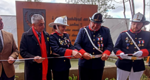 Primera Compañía del cuerpo de Bomberos de Pitrufquén inaugura memorial en cementerio general