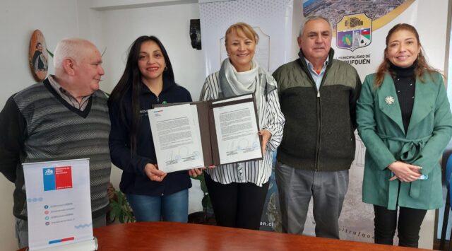 La Seremi de Bienes Nacionales y el Municipio de Pitrufquén firman concesión para traspaso de terreno a Junta de Vecinos