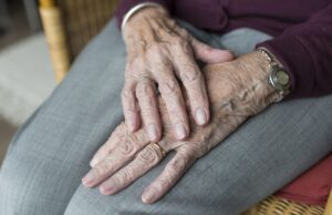 Bicrim Angol atiende caso de adulta mayor que vivía en precarias condiciones