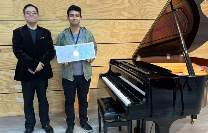 Jóvenes pianistas temuquenses destacan en reconocido concurso musical