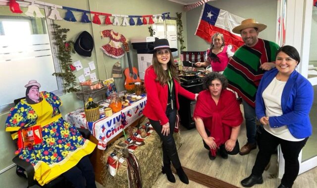 Funcionarios de educación en Villarrica celebran Fiestas Patrias y valoran reconocimiento a su labor