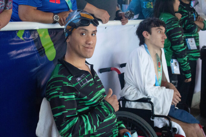 3 medallas aportaron a La Araucanía los puconinos Génesis González y Carlos Peñaloza en la paranatación