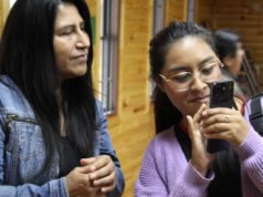 Mujeres Cuidadoras acceden a teléfonos móviles gracias al Fondo de Igualdad