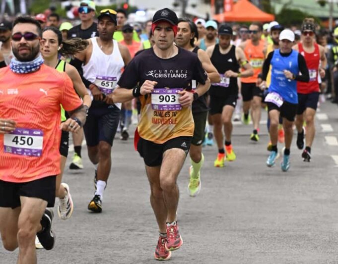 El atleta de Pitrufquén Álvaro Cid Escudero, supera desafíos y logra su mejor marca personal en la maratón de Viña del Mar