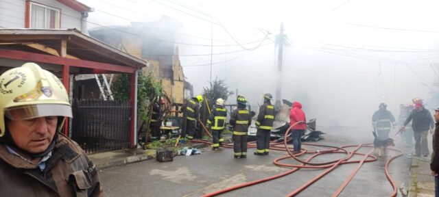Voraz incendio en Loncoche dejó cuatro viviendas destruidas