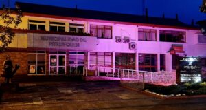 Municipio de Pitrufquén se tiñe de rosado por tercer año consecutivo por el “Mes de concientización sobre el Cáncer de Mama”