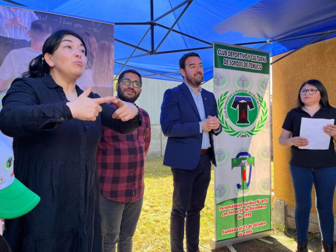 Miembros del Club Deportivo y Cultural de Sordos de Temuco inician capacitación en conducción gracias al Gobierno Regional