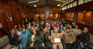 Artesanos y artesanas locales son reconocidos como patrimonio vivo de la comuna en celebración de su día en Gorbea