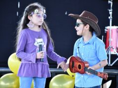 Estudiantes de La Escuela Cinco de Gorbea celebran los 118 años de su establecimiento con show de talento artístico