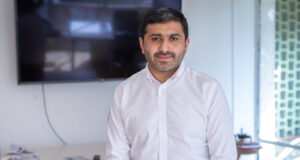 Corte rechaza apelación de alcalde reelecto de Victoria: buscaba revocar su arresto domiciliario total