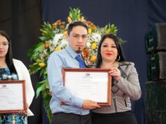 Estudiantes del Liceo Bicentenario Andrés Antonio Gorbea recibieron su título de nivel medio