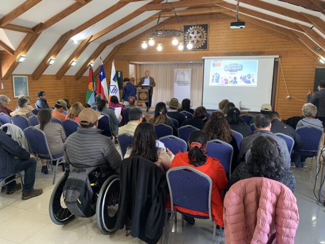 Más de 60 dirigentes de Pucón participan de escuela de formación social 2024