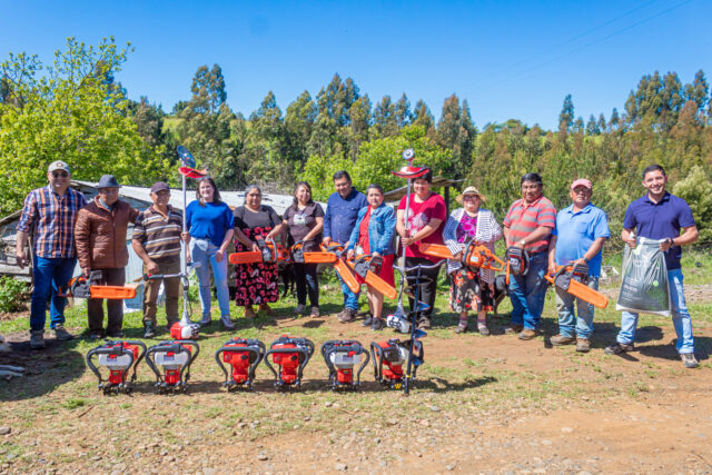 Por un monto de 10 millones de pesos: entrega de maquinarias e insumos agrícolas en Teodoro Schmidt