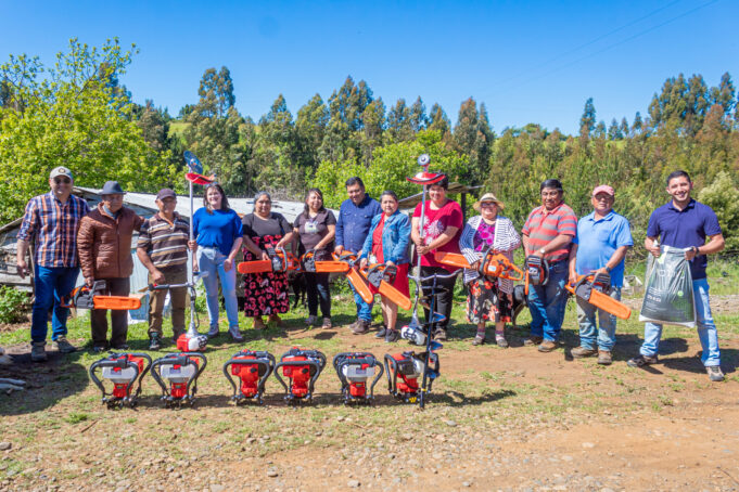 Por un monto de 10 millones de pesos: entrega de maquinarias e insumos agrícolas en Teodoro Schmidt