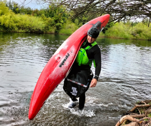 Carlos Lagos Bustamante: Un apasionado del kayak y la naturaleza de Pitrufquén