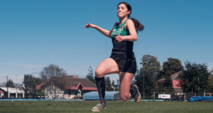 Francisca Silva Reus: destacada atleta de Pitrufquén que brilla en el salto triple