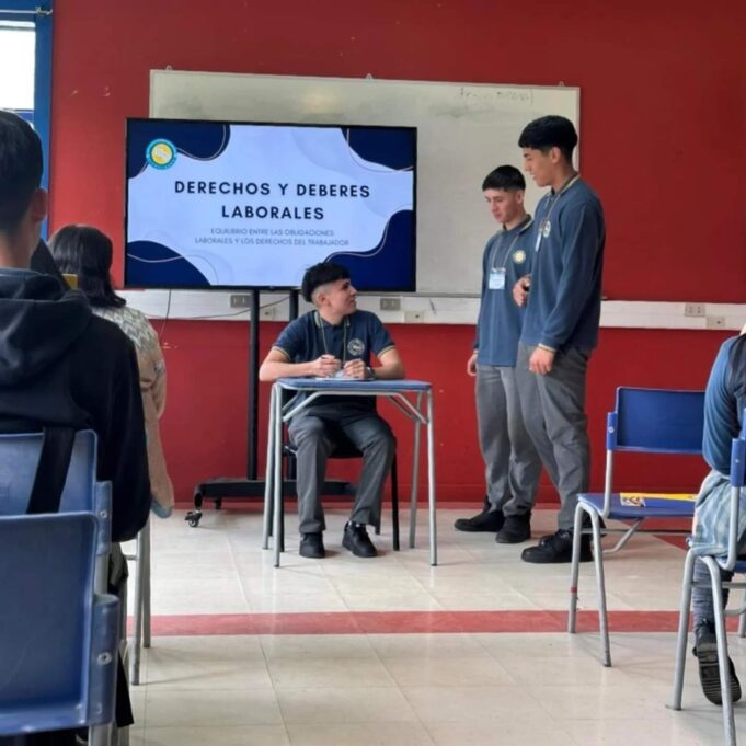 Estudiantes del Liceo Bicentenario Politécnico de Pitrufquén realizan capacitación sobre Ley Karin y derechos y deberes laborales