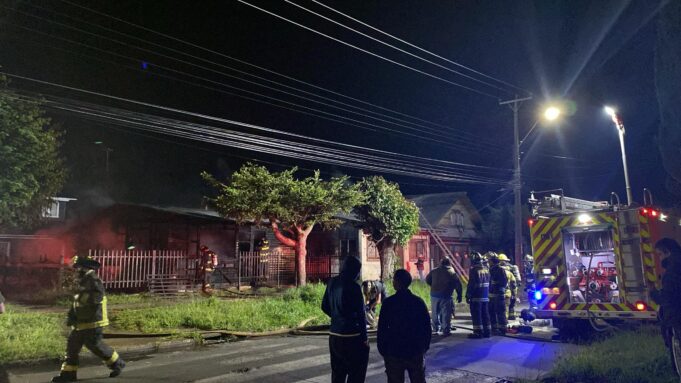 Dos viviendas fueron completamente destruidas por un voraz incendio en Gorbea