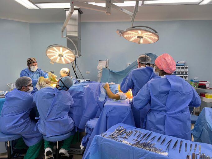 Más de 24 mil pacientes de listas de espera accederán a cirugías y atención de especialistas gracias a programa financiado por el Gobierno Regional