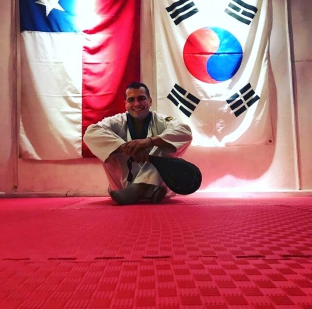 Honor, respeto y disciplina: instructor de taekwondo logró construir su propio Dojo en Pitrufquén