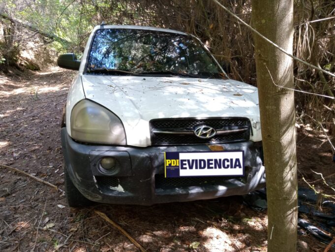 Recuperan vehículo con encargo por robo en Villarrica: estaba abandonado y con patentes clonadas